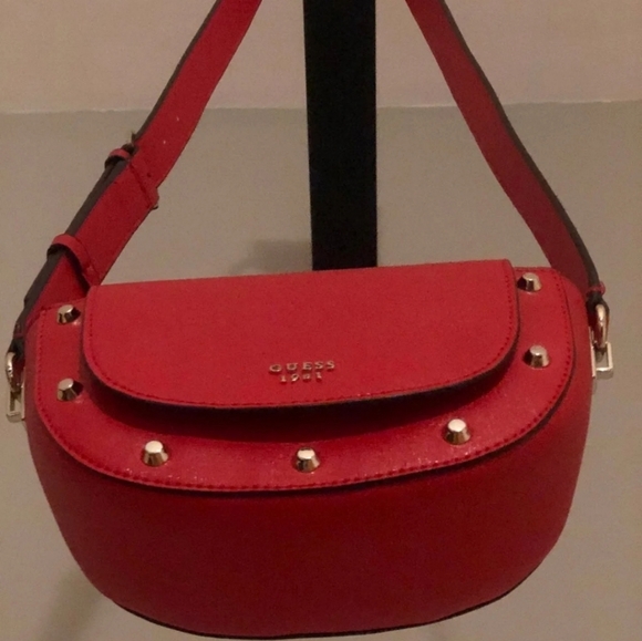 Cute Red Guess Crossbody - Picture 3 of 5